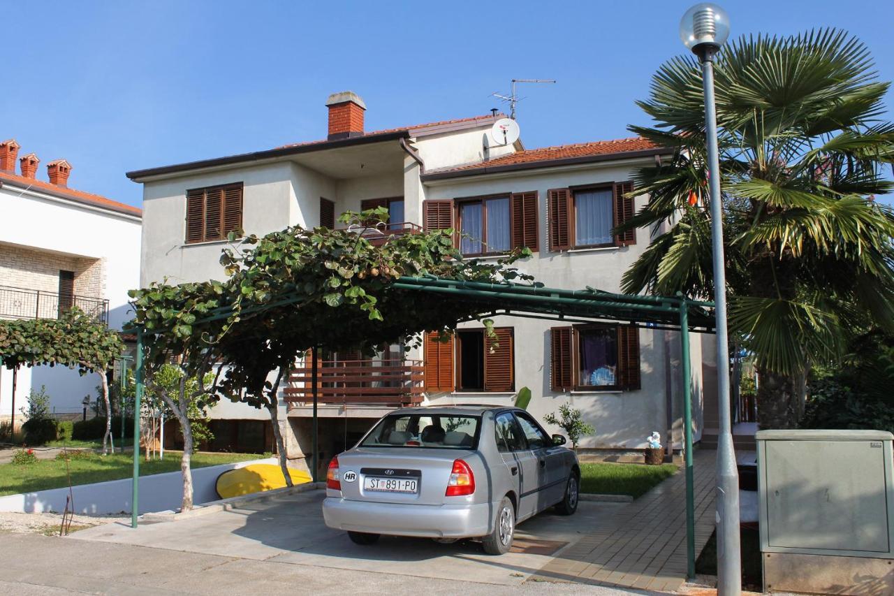 Apartments With A Parking Space Umag - 7109 Exterior foto