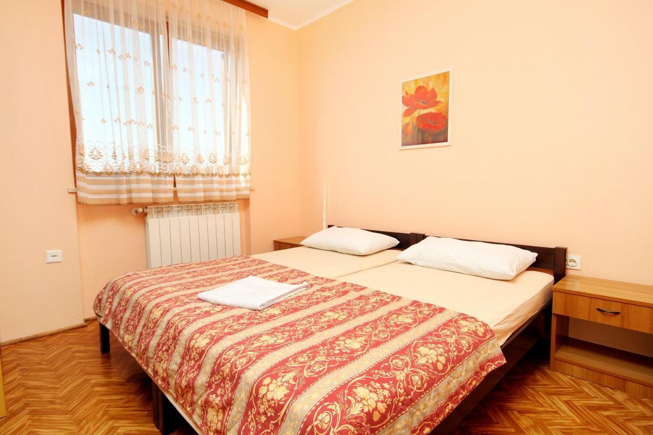 Apartments With A Parking Space Umag - 7109 Exterior foto