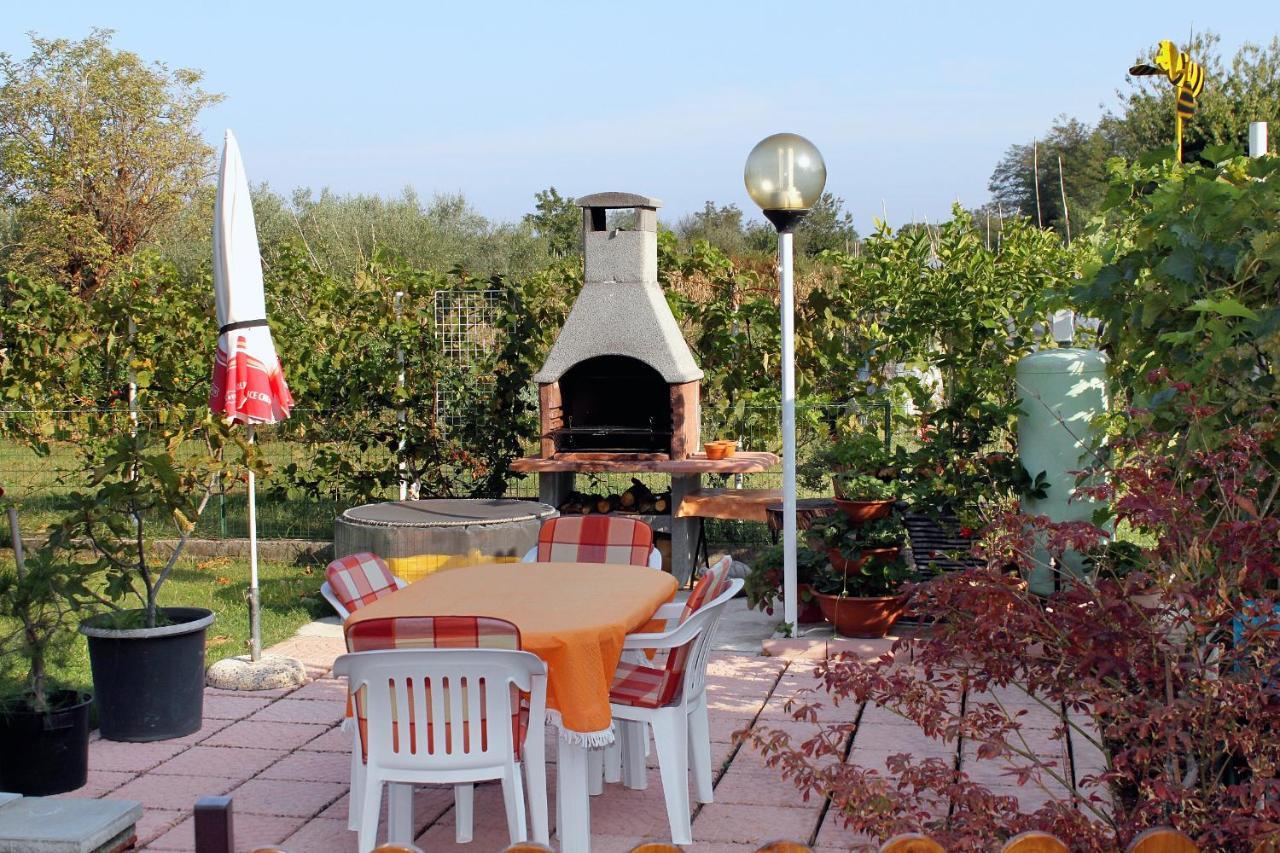 Apartments With A Parking Space Umag - 7109 Exterior foto
